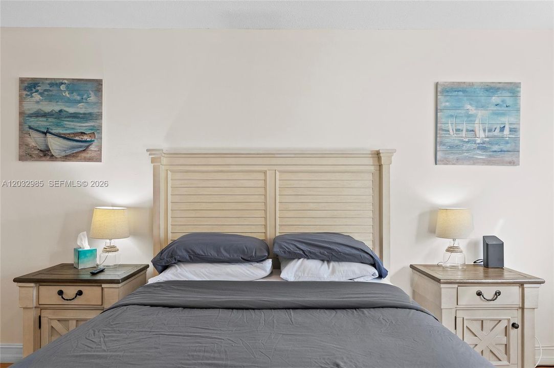 For Sale: $419,900 (2 beds, 2 baths, 1209 Square Feet)