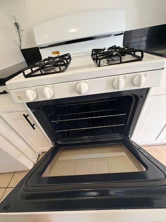 For Rent: $1,890 (1 beds, 1 baths, 3924 Square Feet)