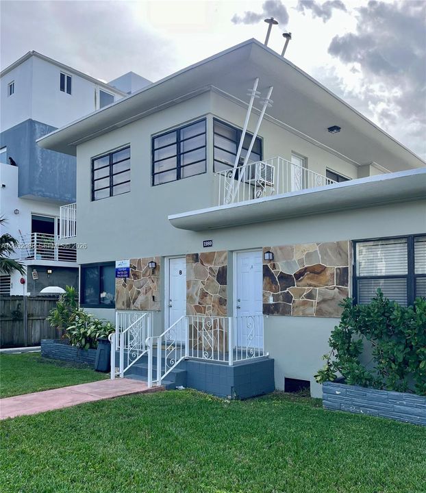 For Rent: $1,890 (1 beds, 1 baths, 3924 Square Feet)