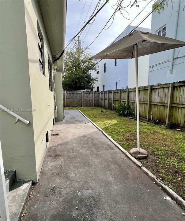For Rent: $1,890 (1 beds, 1 baths, 3924 Square Feet)