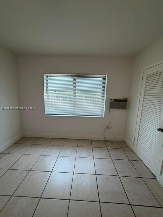 For Rent: $1,890 (1 beds, 1 baths, 3924 Square Feet)