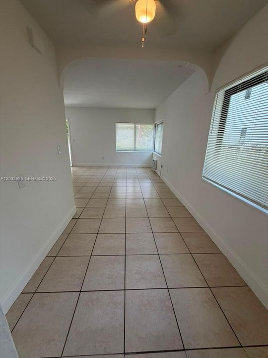 For Rent: $1,890 (1 beds, 1 baths, 3924 Square Feet)