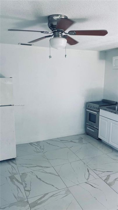В аренду: $1,450 (0 спален, 1 ванн, 1804 Квадратных фут)