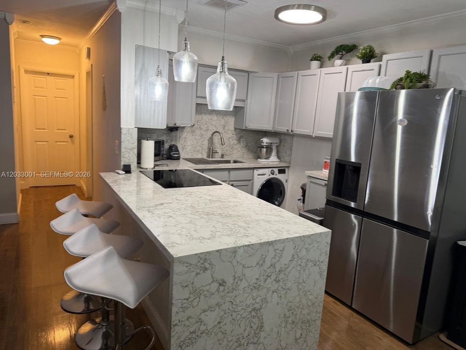 For Sale: $265,500 (2 beds, 1 baths, 1000 Square Feet)