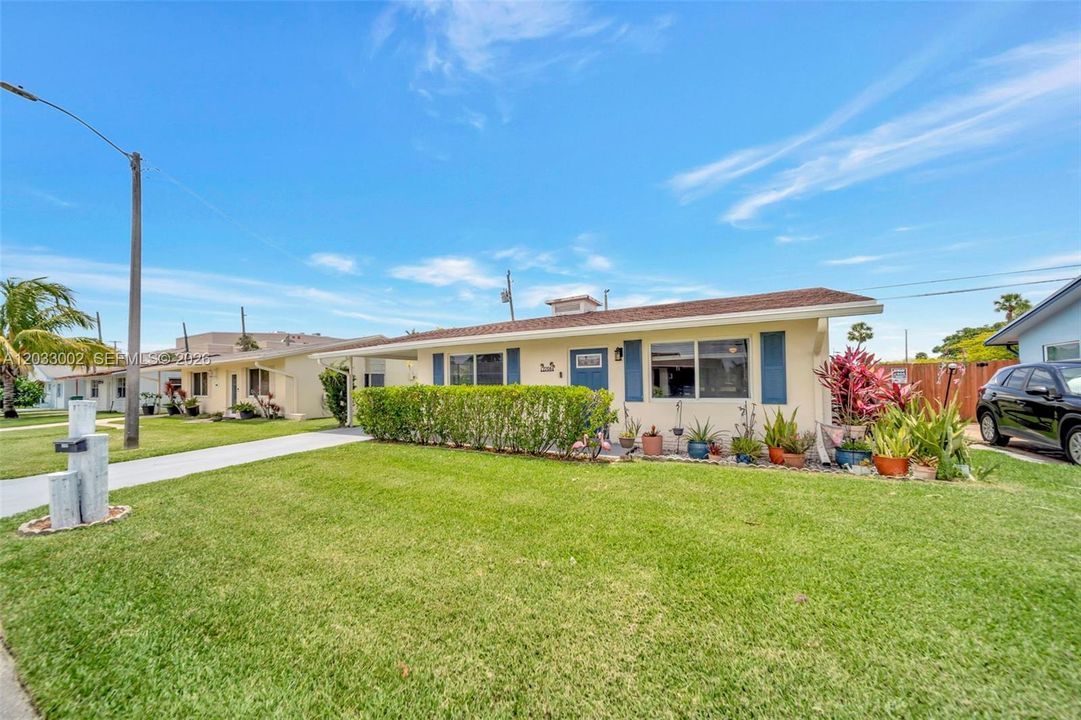 For Sale: $350,000 (2 beds, 1 baths, 1008 Square Feet)