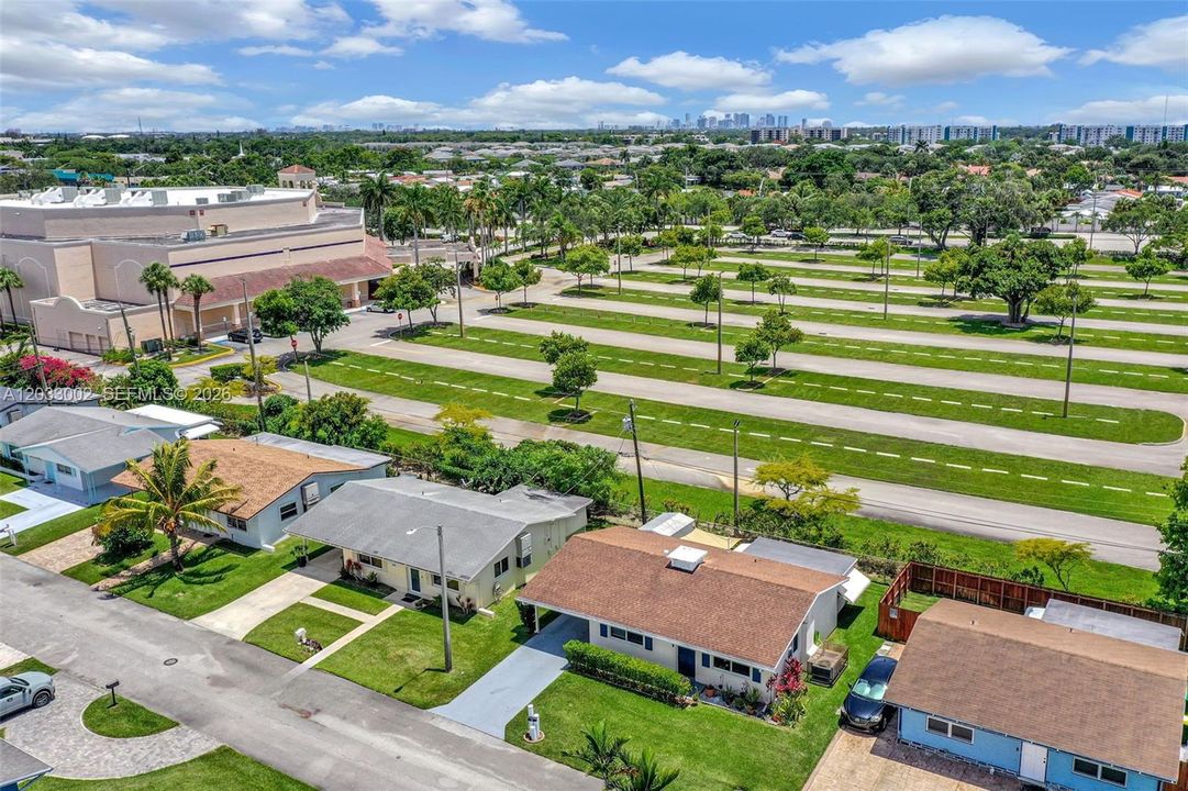 For Sale: $350,000 (2 beds, 1 baths, 1008 Square Feet)