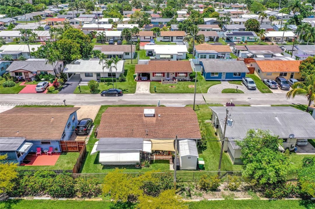 For Sale: $350,000 (2 beds, 1 baths, 1008 Square Feet)