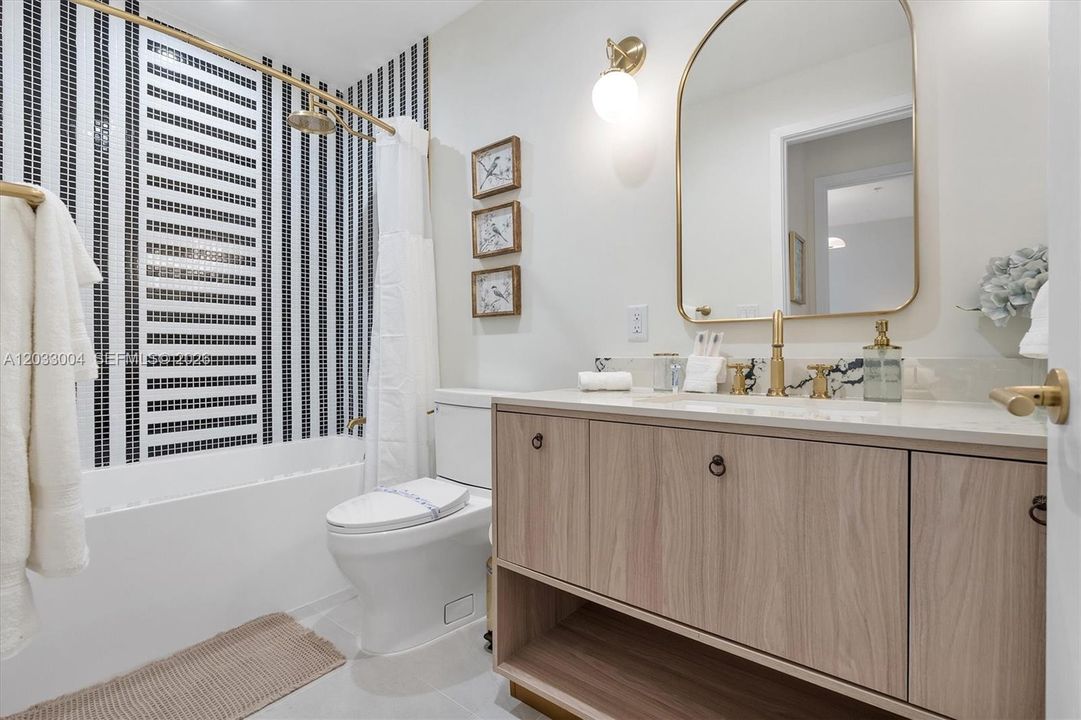For Rent: $7,460 (2 beds, 2 baths, 804 Square Feet)