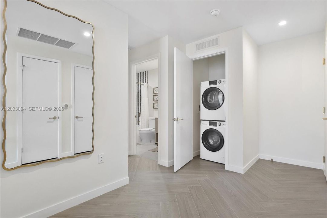 For Rent: $7,460 (2 beds, 2 baths, 804 Square Feet)