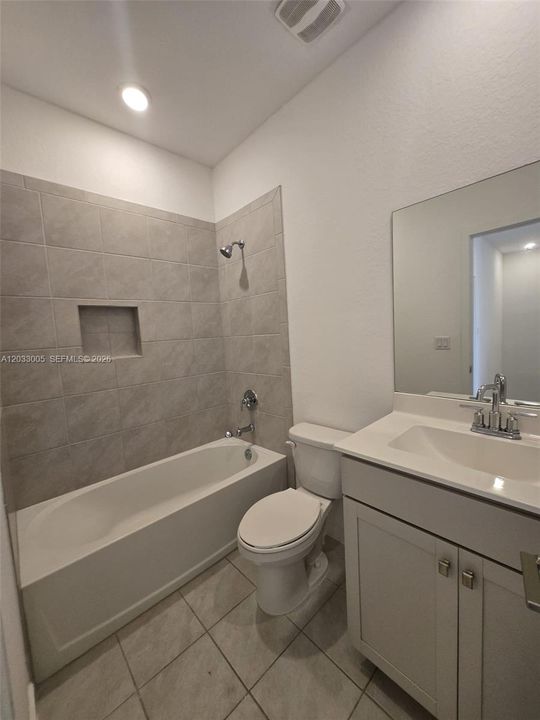 En Venta: $380,000 (3 camas, 2 baños, 1680 Pies cuadrados)