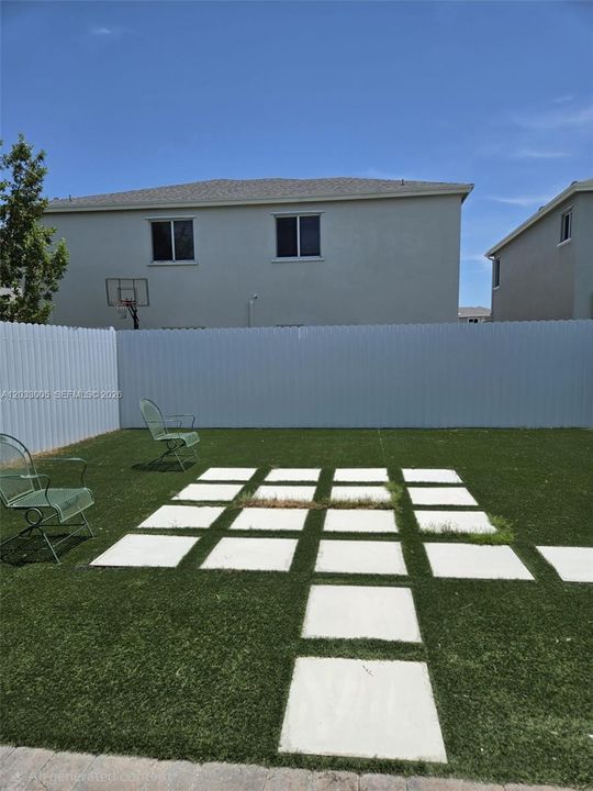 En Venta: $380,000 (3 camas, 2 baños, 1680 Pies cuadrados)
