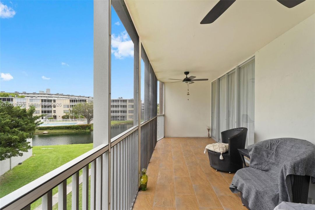 For Sale: $275,000 (2 beds, 2 baths, 1674 Square Feet)