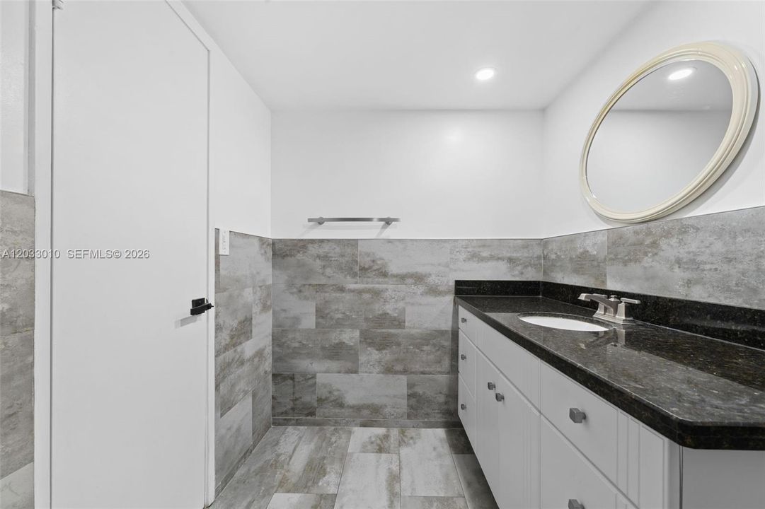 For Sale: $275,000 (2 beds, 2 baths, 1674 Square Feet)