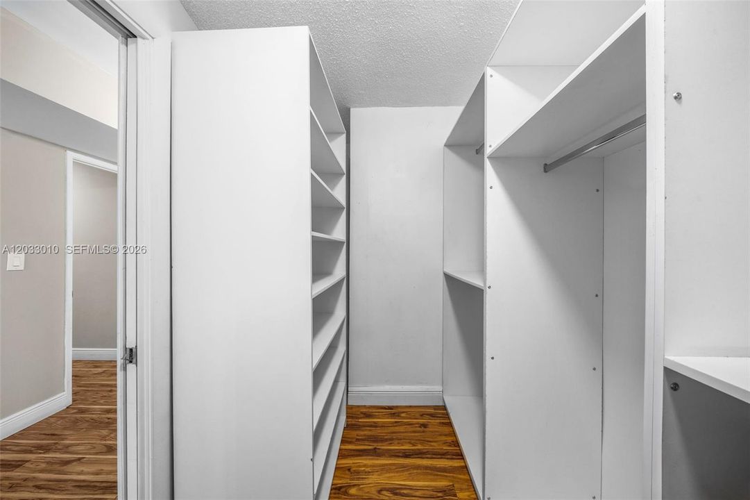 For Sale: $275,000 (2 beds, 2 baths, 1674 Square Feet)