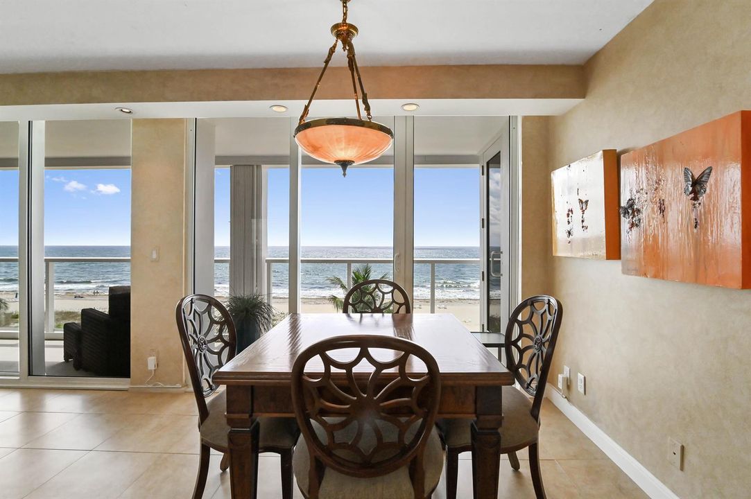 OCEANFRONT Dining Area