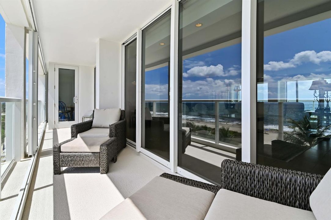 OCEANFRONT Balcony