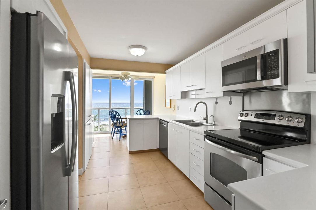 OCEANFRONT Kitchen