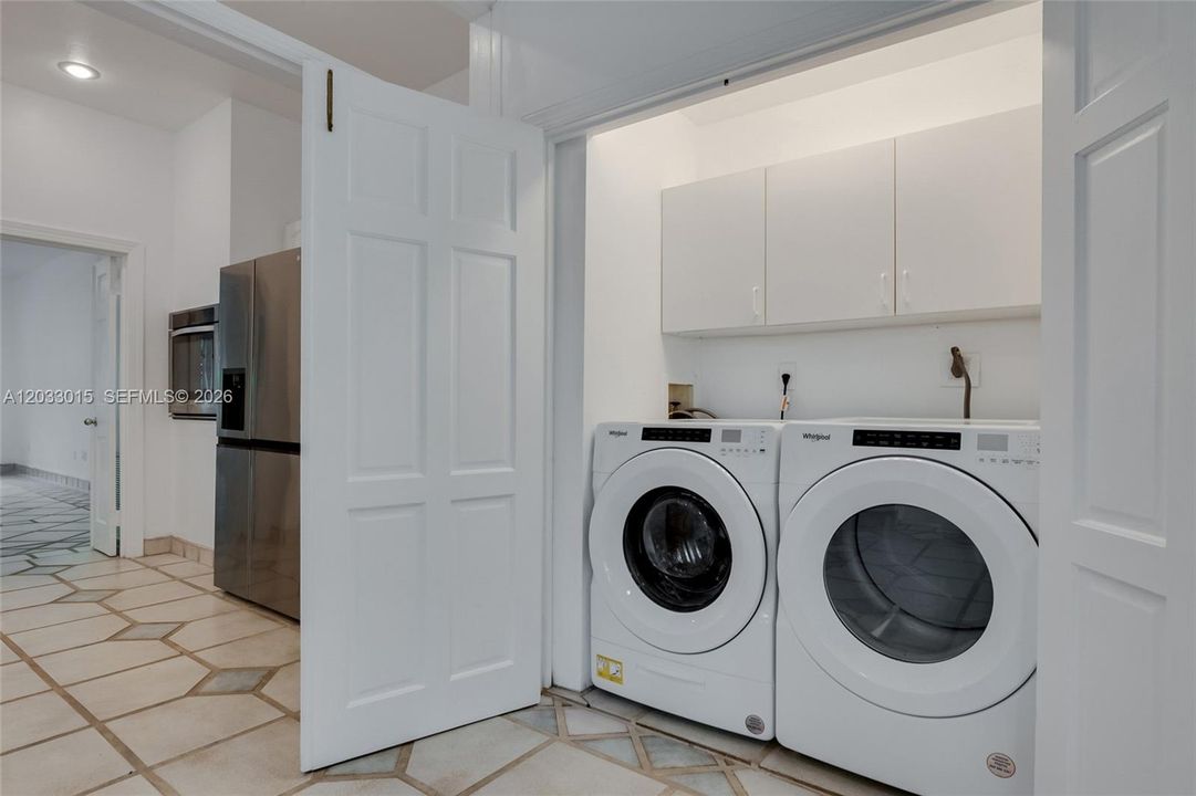 For Rent: $9,000 (3 beds, 3 baths, 1600 Square Feet)