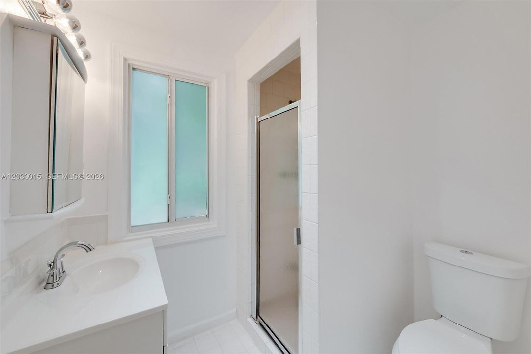 For Rent: $9,000 (3 beds, 3 baths, 1600 Square Feet)