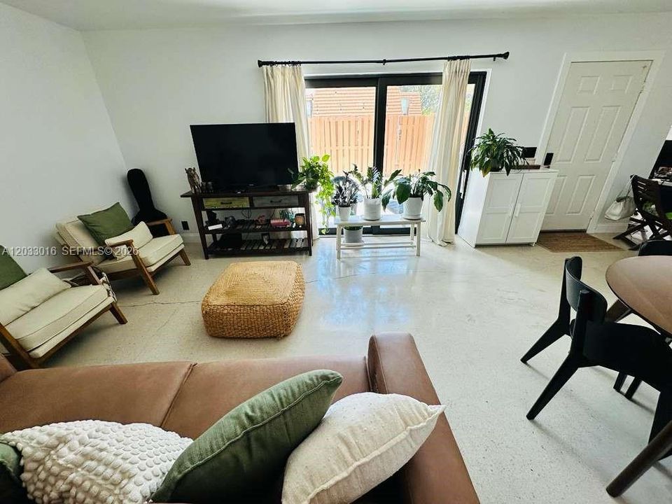 В аренду: $2,800 (2 спален, 2 ванн, 1264 Квадратных фут)