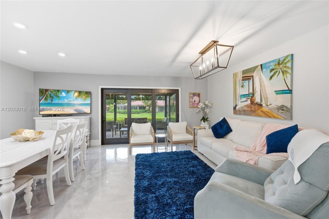 For Sale: $299,999 (2 beds, 2 baths, 1426 Square Feet)