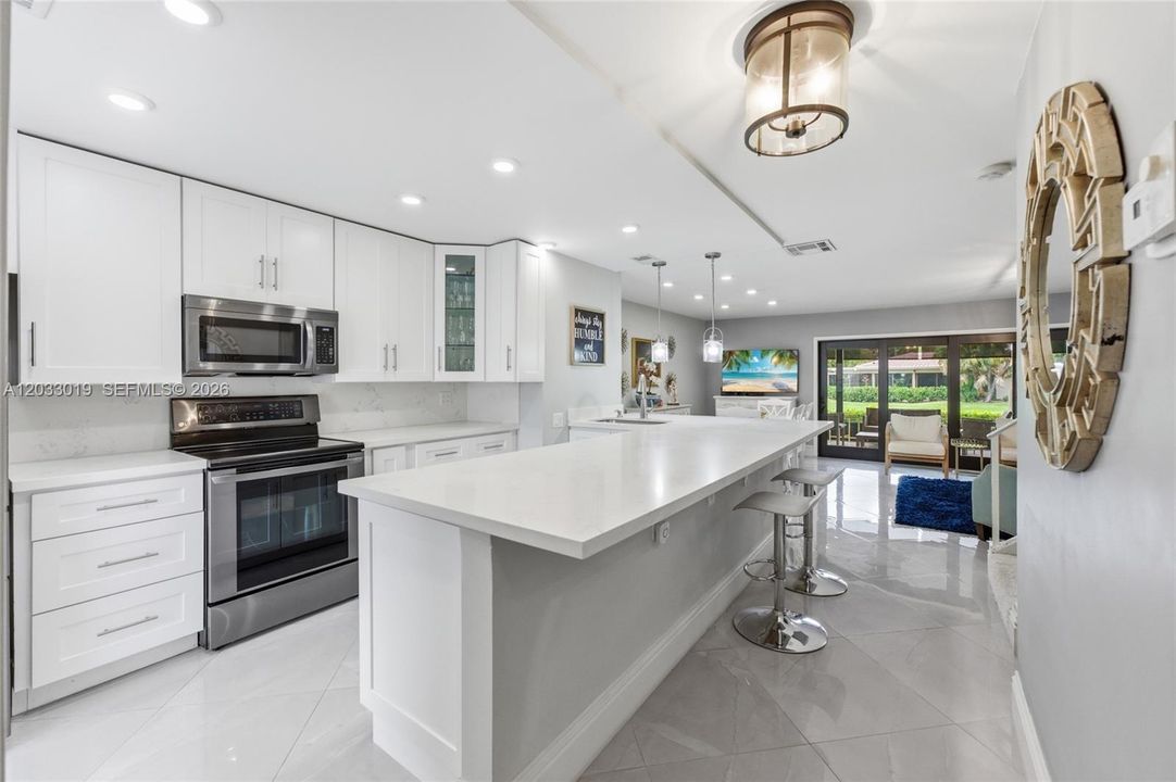 For Sale: $299,999 (2 beds, 2 baths, 1426 Square Feet)