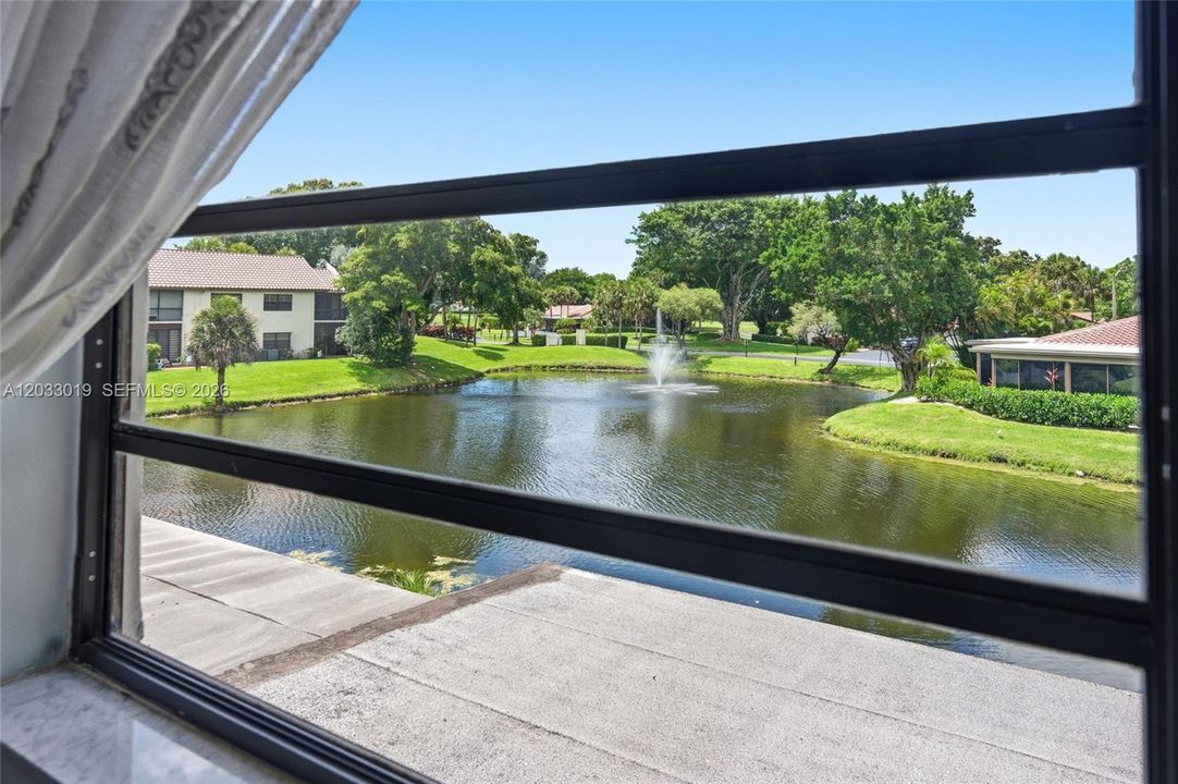 For Sale: $299,999 (2 beds, 2 baths, 1426 Square Feet)
