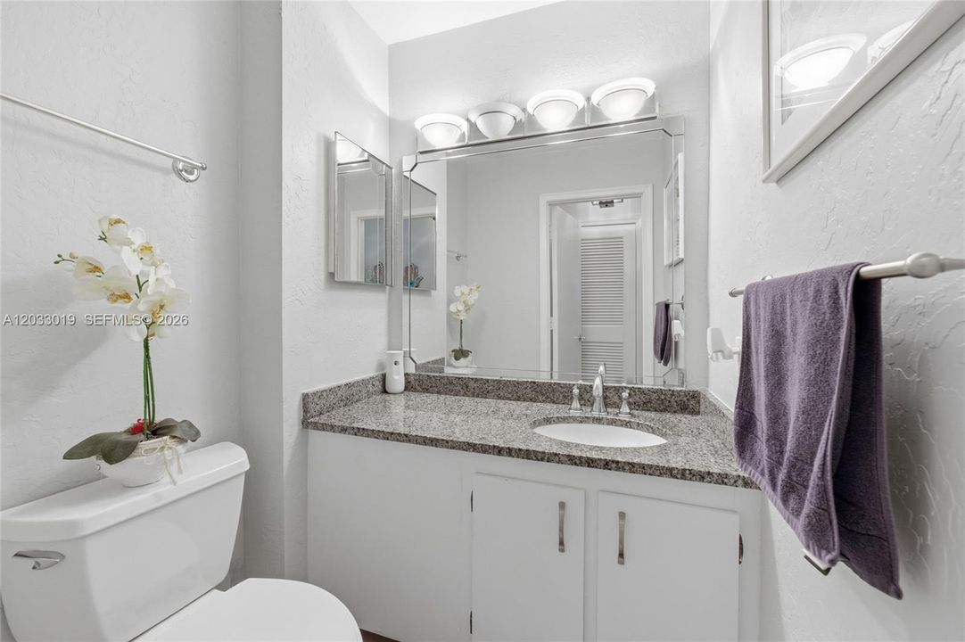 For Sale: $299,999 (2 beds, 2 baths, 1426 Square Feet)