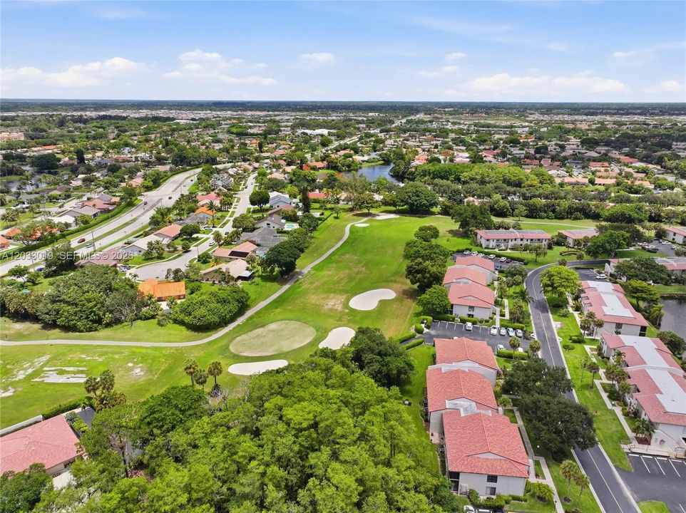 For Sale: $299,999 (2 beds, 2 baths, 1426 Square Feet)