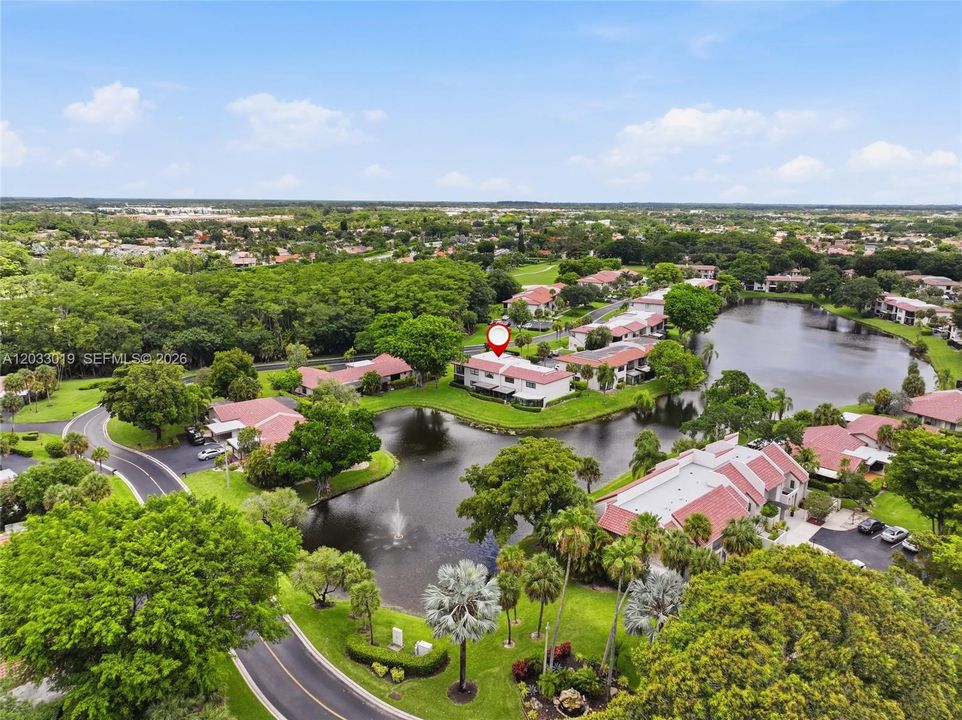 For Sale: $299,999 (2 beds, 2 baths, 1426 Square Feet)