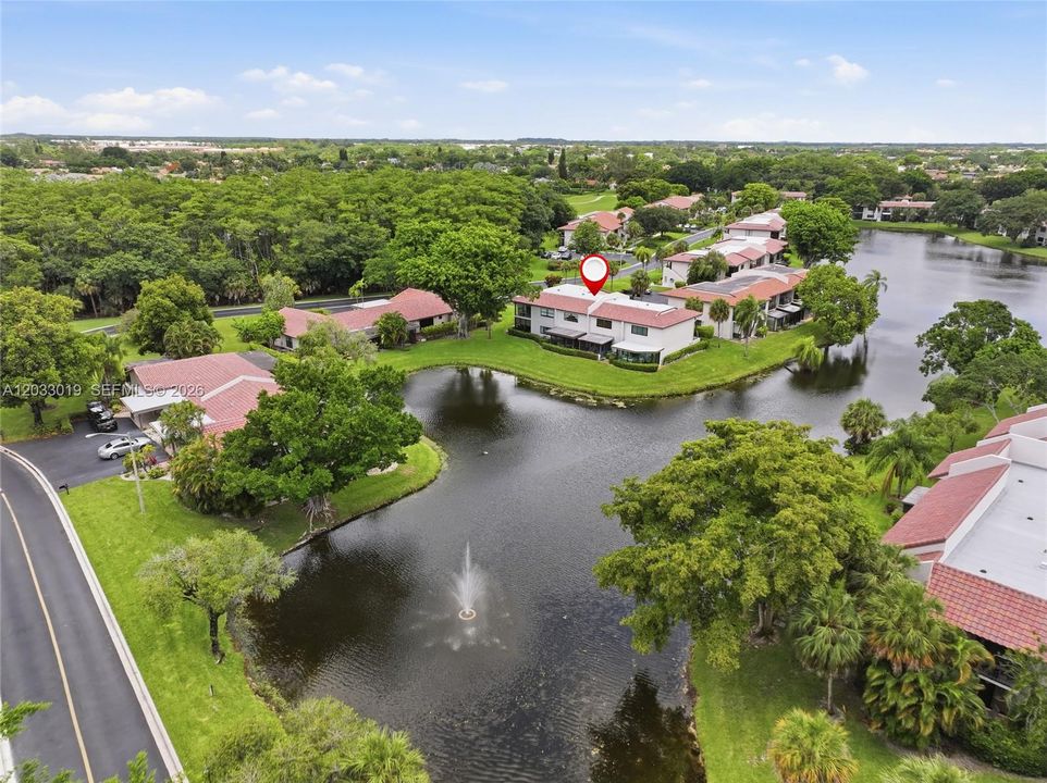For Sale: $299,999 (2 beds, 2 baths, 1426 Square Feet)