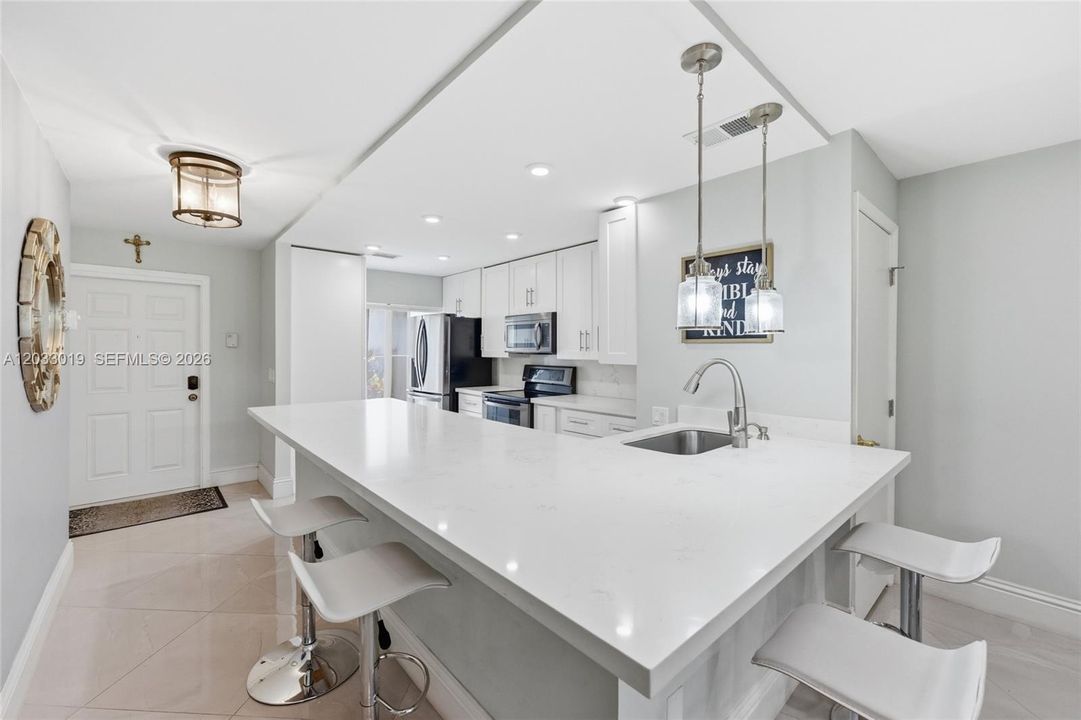 For Sale: $299,999 (2 beds, 2 baths, 1426 Square Feet)