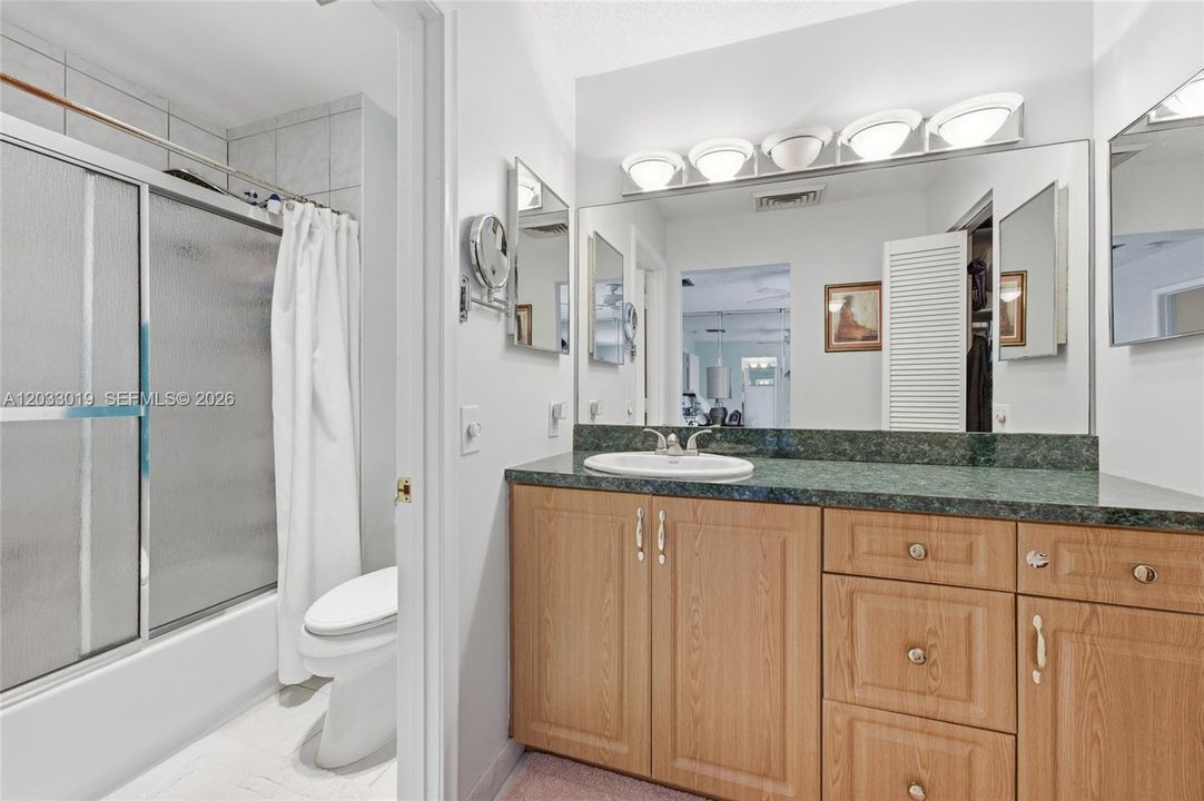 For Sale: $299,999 (2 beds, 2 baths, 1426 Square Feet)