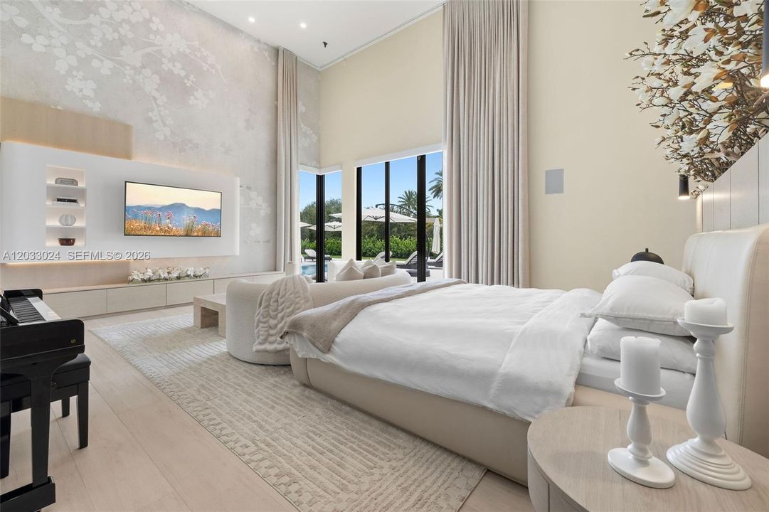 For Sale: $5,985,000 (6 beds, 7 baths, 6517 Square Feet)