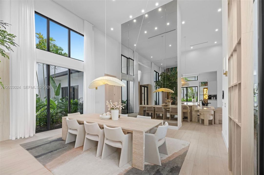 For Sale: $5,985,000 (6 beds, 7 baths, 6517 Square Feet)