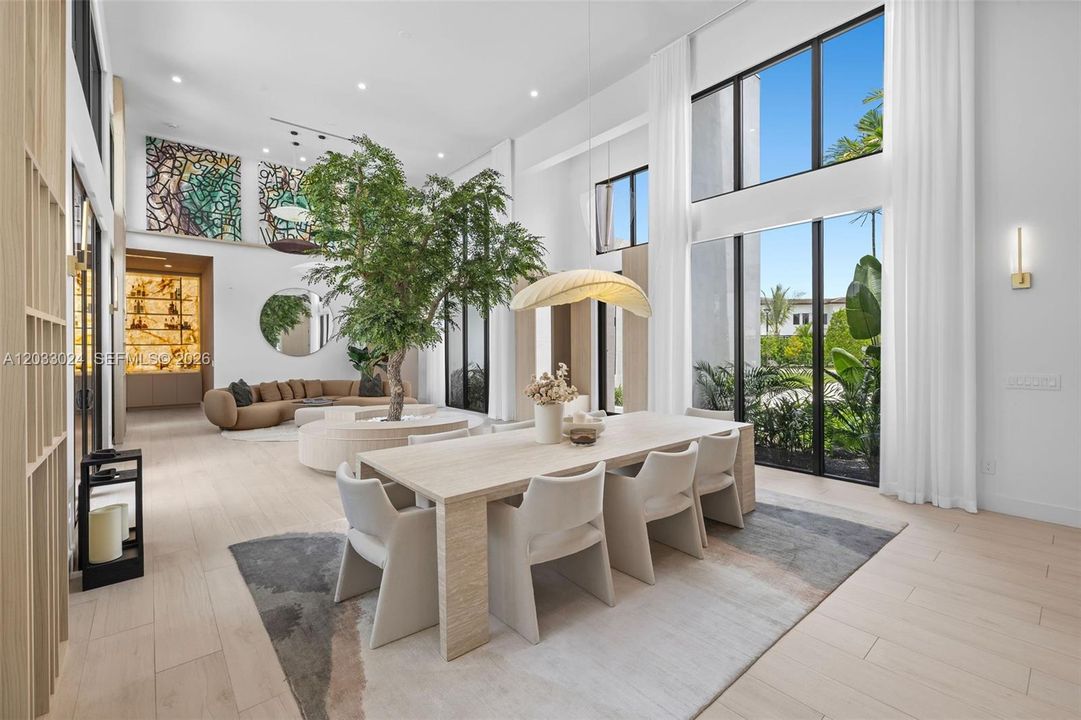 For Sale: $5,985,000 (6 beds, 7 baths, 6517 Square Feet)