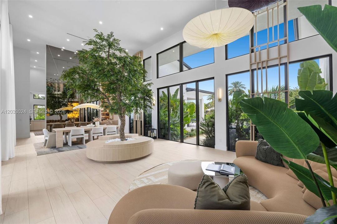 For Sale: $5,985,000 (6 beds, 7 baths, 6517 Square Feet)