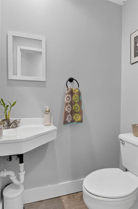 GUEST BATH 4