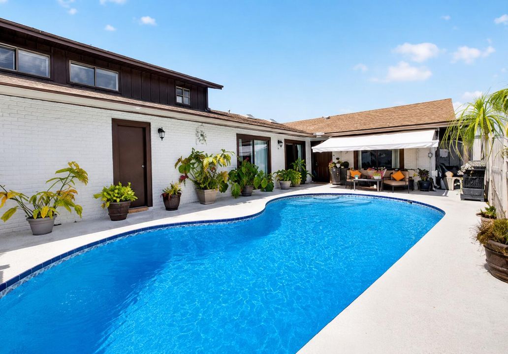 POOL BLUE