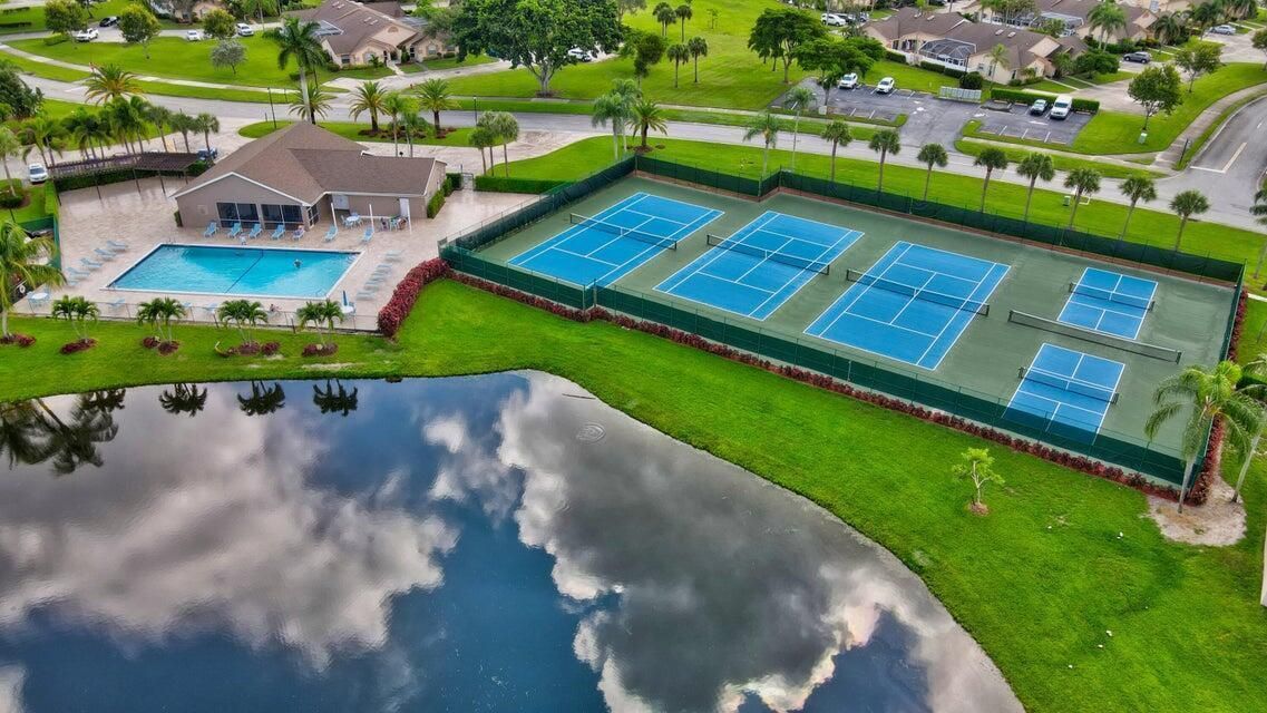 TENNIS