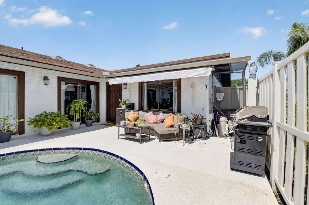 PATIO LIVING ROOM
