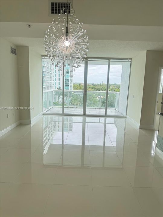 For Sale: $330,000 (1 beds, 2 baths, 935 Square Feet)