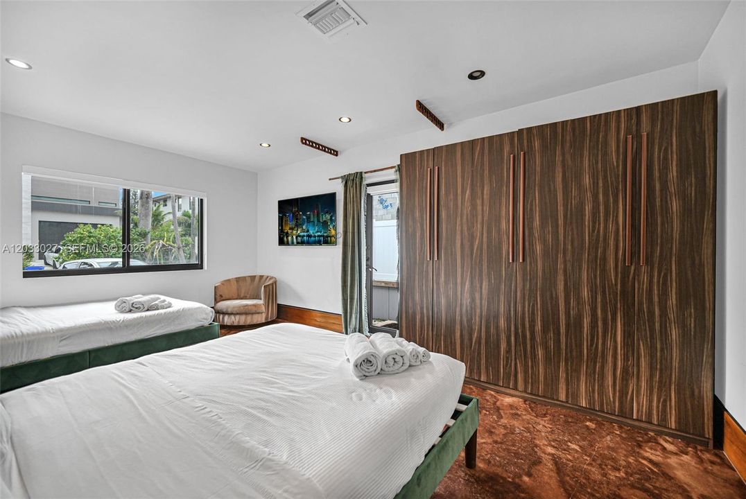 For Sale: $3,750,000 (3 beds, 2 baths, 2178 Square Feet)