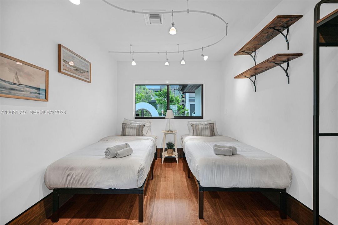 For Sale: $3,750,000 (3 beds, 2 baths, 2178 Square Feet)