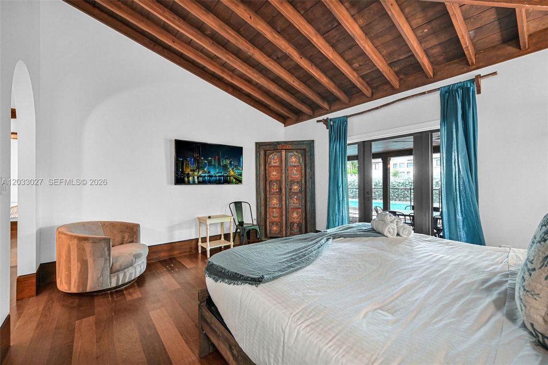For Sale: $3,750,000 (3 beds, 2 baths, 2178 Square Feet)