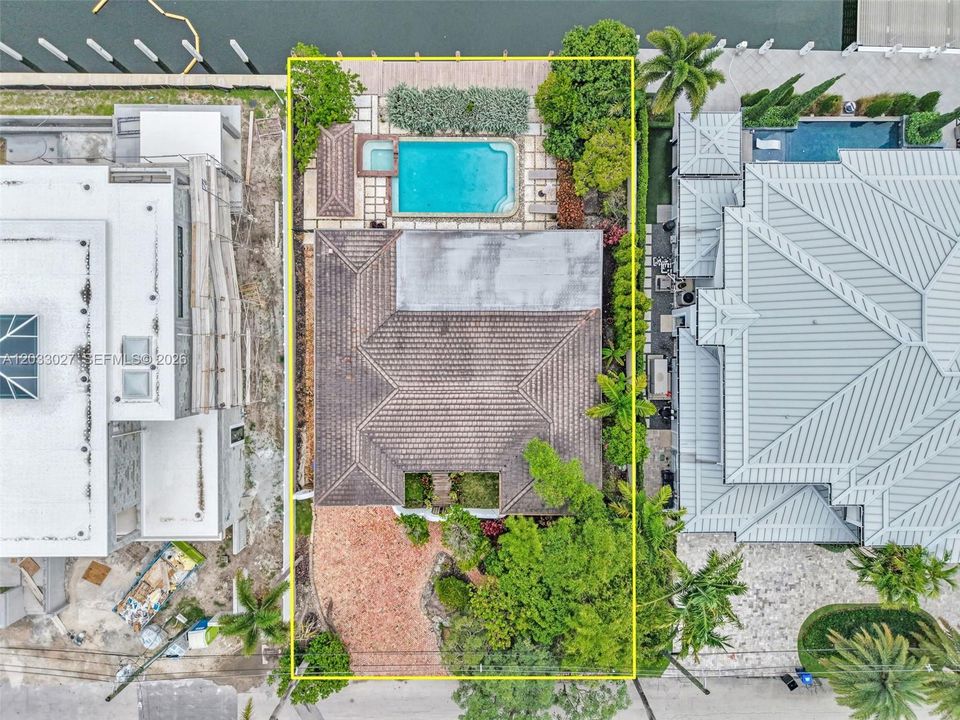 For Sale: $3,750,000 (3 beds, 2 baths, 2178 Square Feet)