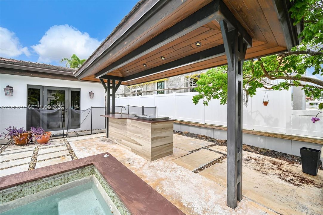 For Sale: $3,750,000 (3 beds, 2 baths, 2178 Square Feet)