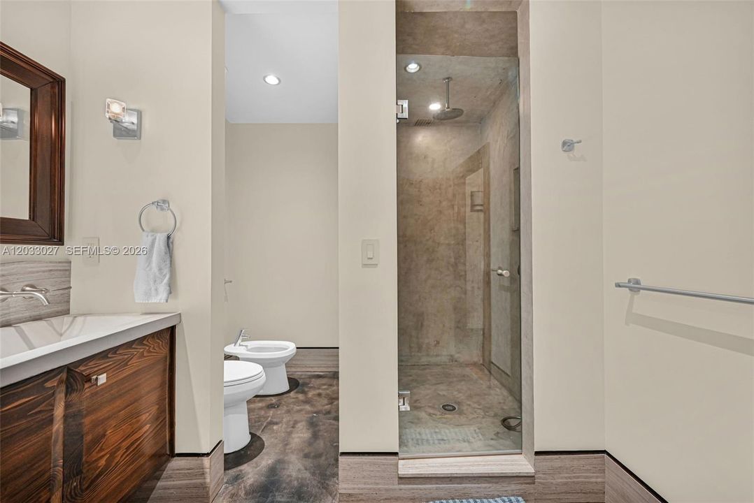 For Sale: $3,750,000 (3 beds, 2 baths, 2178 Square Feet)