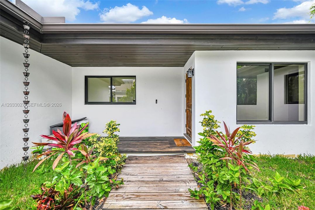 For Sale: $3,750,000 (3 beds, 2 baths, 2178 Square Feet)