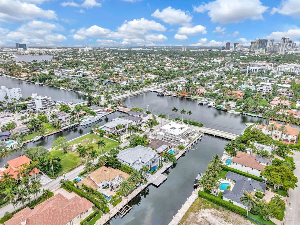 For Sale: $3,750,000 (3 beds, 2 baths, 2178 Square Feet)